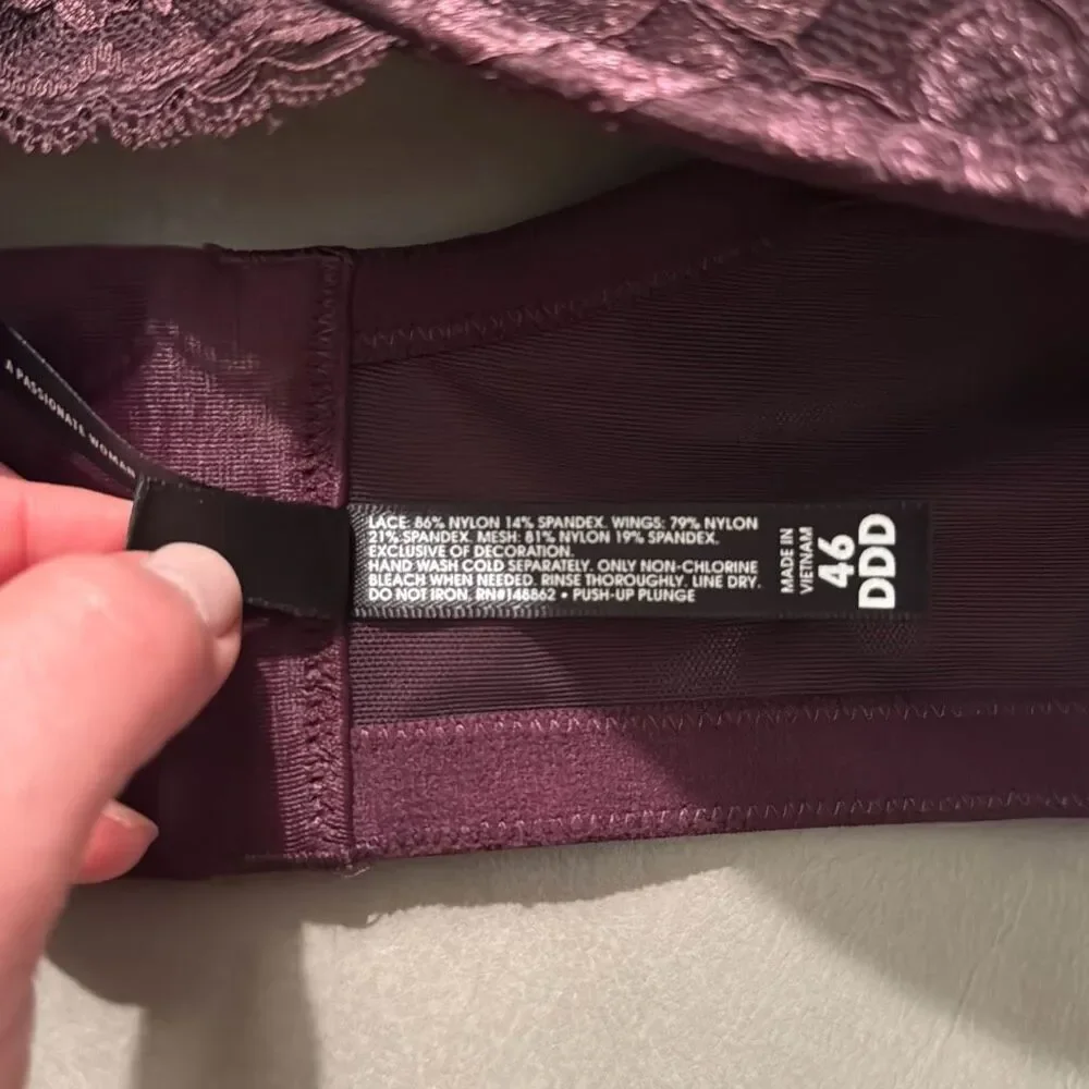 Torrid Push-Up Bra Plunge Lace Grape Purple 46DDD NWT